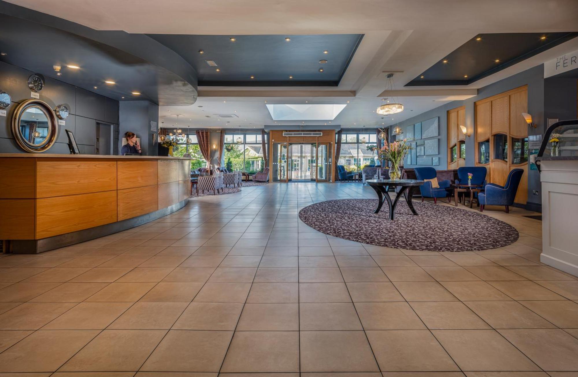Arklow Bay Hotel エクステリア 写真
