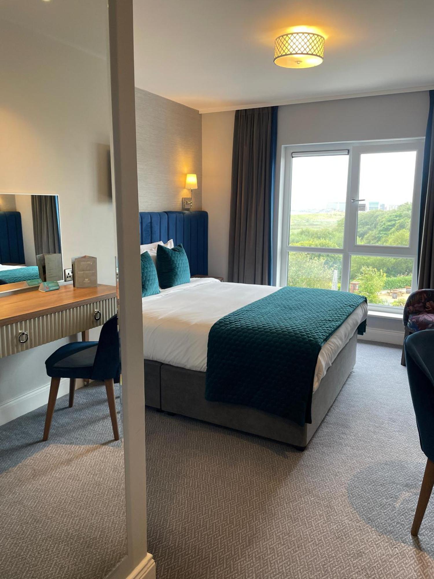 Arklow Bay Hotel エクステリア 写真