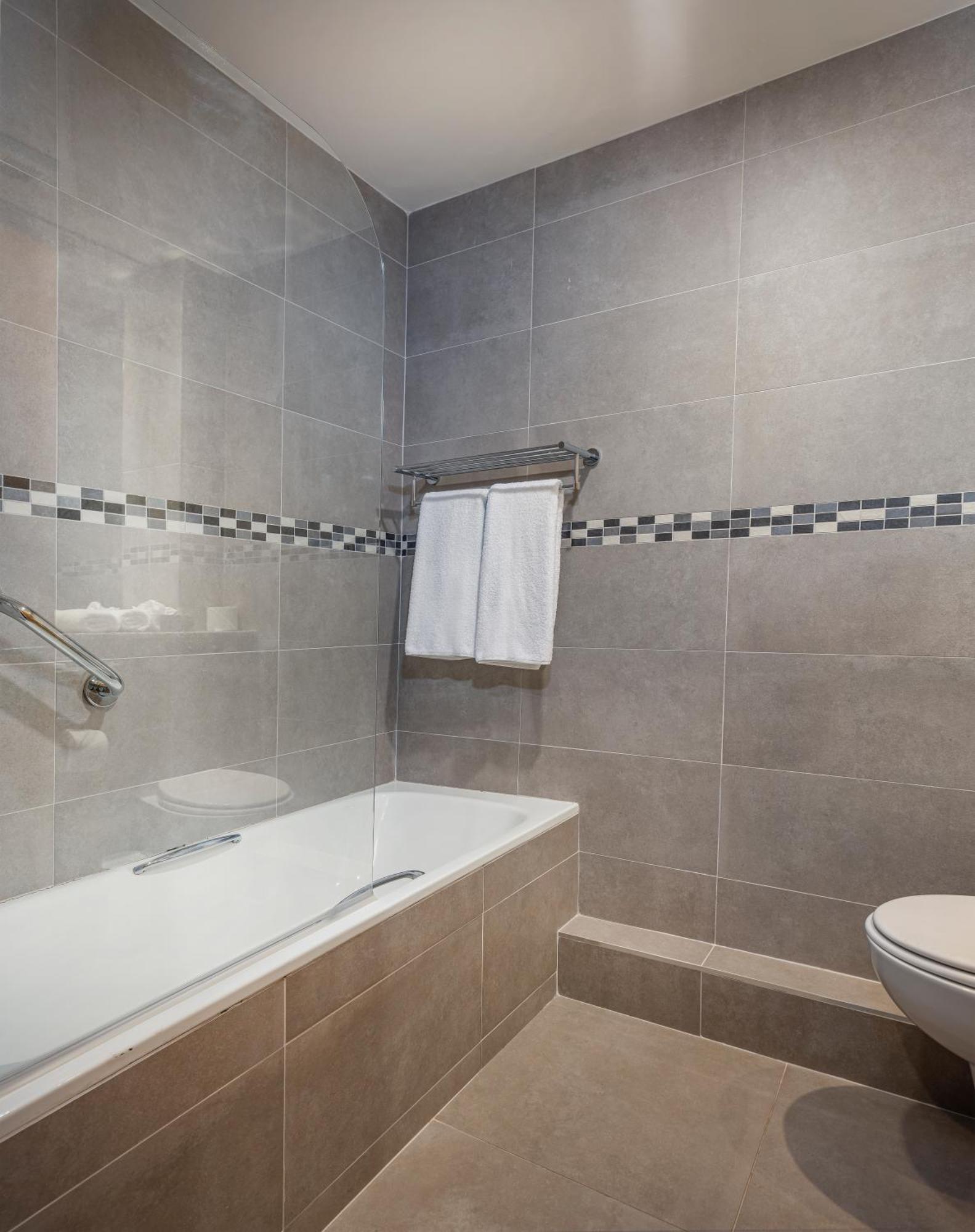 Arklow Bay Hotel エクステリア 写真